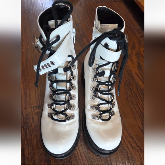 Jeffrey Campbell Czech Combat Boots 7.5M White Black Buckle Lug Sole Platform - Picture 6 of 9